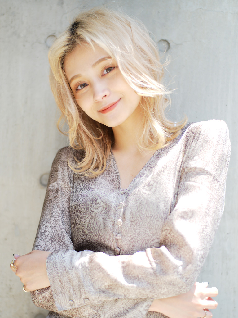 Allure Medium ヘアースタイル
